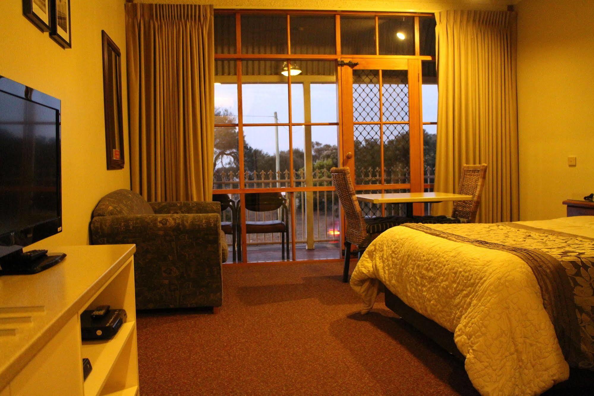 Bayview Motel Rosebud/Rye Ngoại thất bức ảnh
